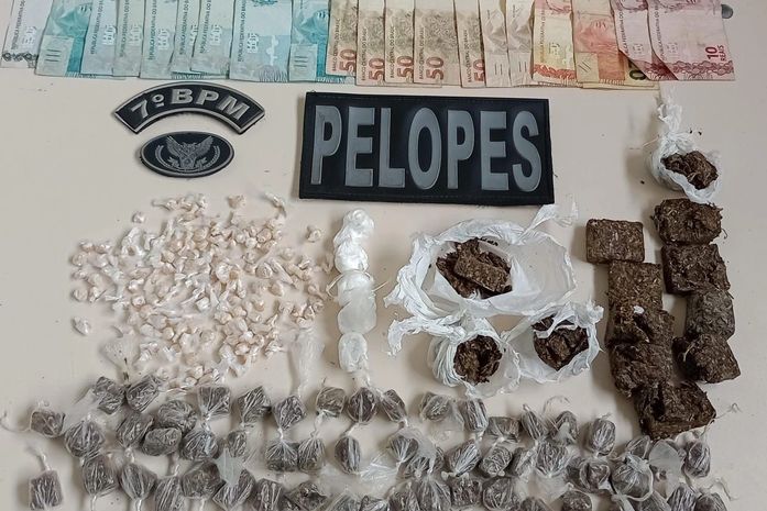 Polícia Militar apreende mais de 130 pedras de crack e prende trio no Sertão de Alagoas