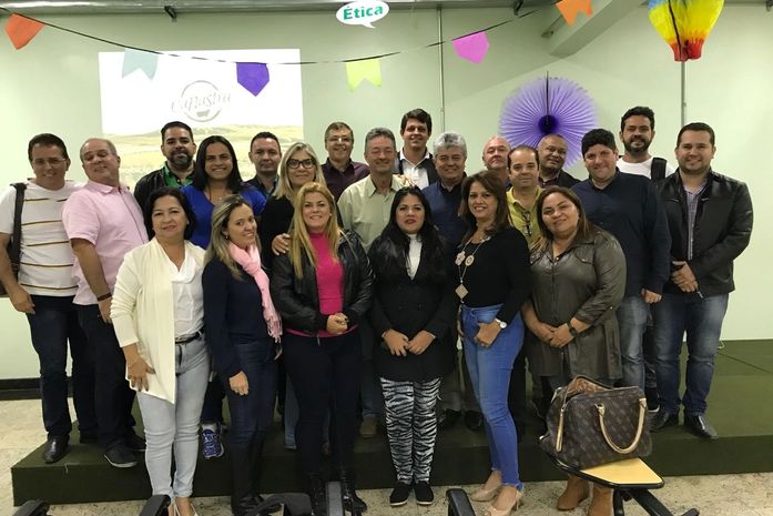 Secretários representam o município em Minas Gerais