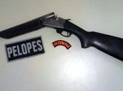 Espingarda foi apreendida