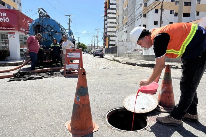 Operação Línguas Sujas flagra lançamentos clandestinos de esgoto na Pajuçara; responsáveis foram autuados