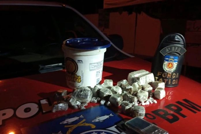 Material apreendido na ação policial