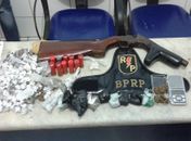 Polícia prende homem e apreende menor suspeitos de porte ilegal de arma e tráfico de drogas