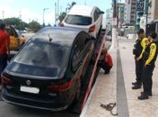 Carros removidos na orla da Pajuçara