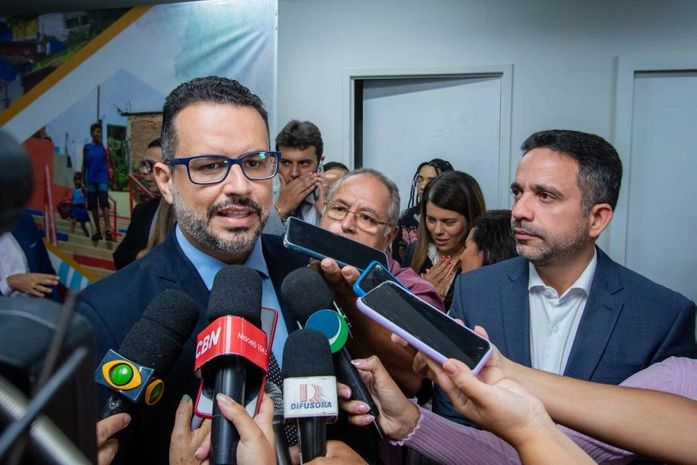 Na “troca” dos secretários, Dantas fala em agenda de concursos; Albino frisa os gargalos para os certames