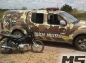 Polícia recupera veículo roubado e prende uma pessoa armada durante operação