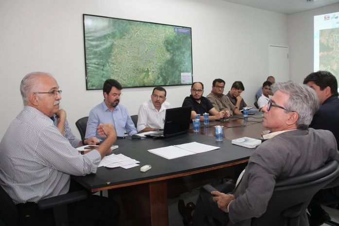 Teófilo recebe presidente da Casal para alinhamento sobre obra no sisteme de abastecimento de água