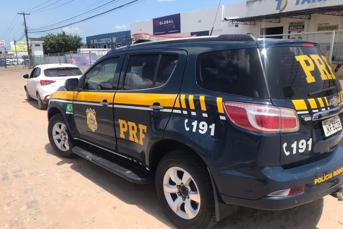 PRF prende mulher em flagrante por receptação de veículo, na BR-101