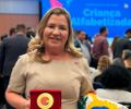 Prefeita Eronita Sposito recebe Selo Ouro do Compromisso Nacional Criança Alfabetizada, em Brasília