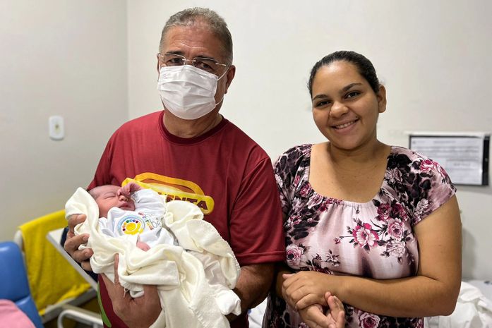 Prefeito George Clemente presenteia e nomeia “Bebê Prefeita” 2023