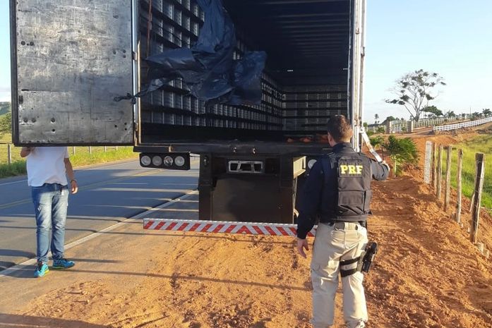 Veículo de carga foi encontrado em rodovia