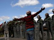 Exército da Venezuela abre fogo contra opositores e mata duas pessoas na fronteira