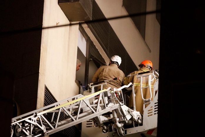 Peritos voltam ao hospital que pegou fogo no Rio