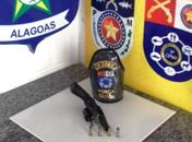 Mulher é presa por porte ilegal de armas, em Marechal Deodoro
