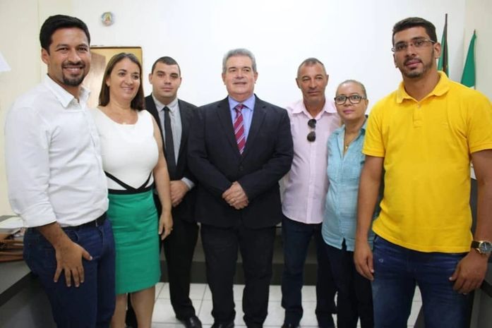 Dr. Álvaro (centro), durante homenagem recebida em Tapera contando com a presença de Rodrigo Cunha