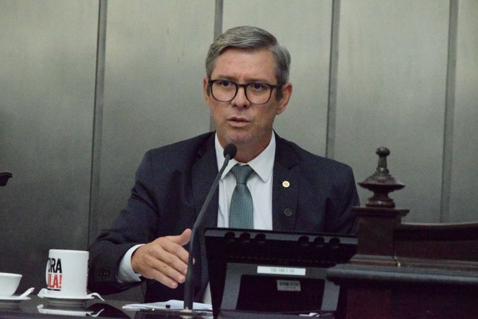 Cabo Bebeto critica decisão judicial que autoriza turma de Medicina exclusiva para integrantes do MST