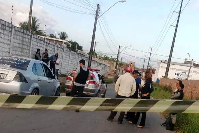 Motorista foi executado dentro do veículo