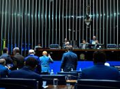 Senado aprova projeto que cria novas carreiras e reajusta salários de servidores federais