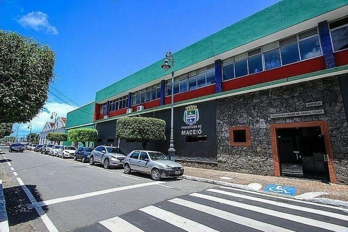 Servidores da Prefeitura de Maceió recebem o salário nesta sexta (30)