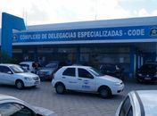 Polícia prende dupla acusada de roubos na capital