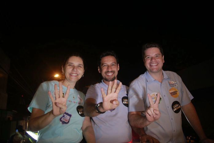 Na primeira grande carreata "Alagoas Merece Mais", Rodrigo, Jó e Davi recebem carinho da população do Tabuleiro