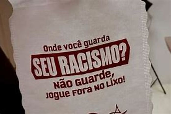 Ô, João Henrique quer ouvir um conselho de uma mulher/ativista preta?  Maceió  precisa investir em políticas antirracistas. Pode ser?