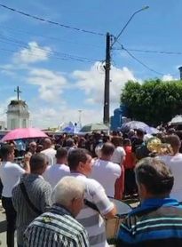 Sob forte comoção, crianças mortas em atropelamento em SP são sepultadas em AL