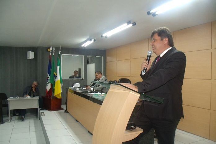 Vereador Jário Barros pede a construção de uma creche para o bairro Manoel Teles