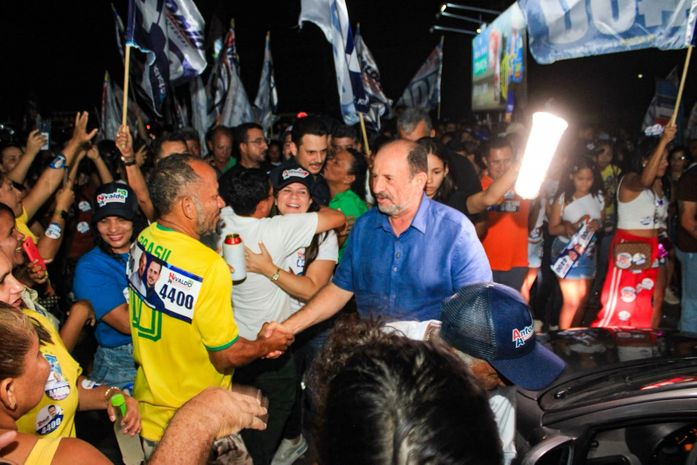 Caminhada da vitória: Barra de Santo Antônio vai em peso às ruas em apoio a Antonio e Nivaldo Albuquerque