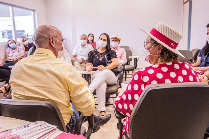 Tereza Nelma mostra importância do Hospital de Amor para municípios do Agreste e classe empresarial local