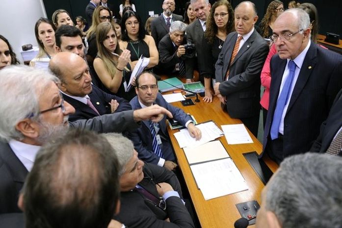 Comissão da reforma da Previdência agenda votação de relatório