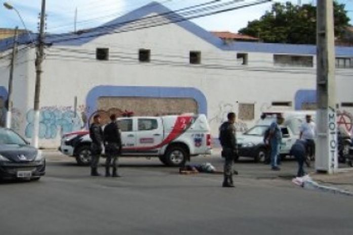Mecânico é assassinado a tiros e tem moto roubada no Centro de Maceió