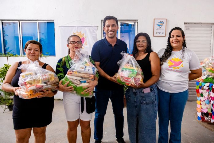 Rodrigo Cunha visita Projeto Brejal, que promove inclusão social de crianças, adolescentes e mulheres