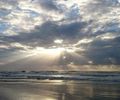 Para as regiões do Agreste e Sertão, sol entre nuvens, culminando em tempo seco.