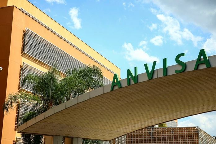 Testes para diagnóstico de covid-19 não atestam proteção vacinal, informa Anvisa