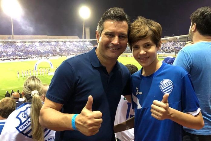 Maurício Quintella e o filho no Rei Pelé