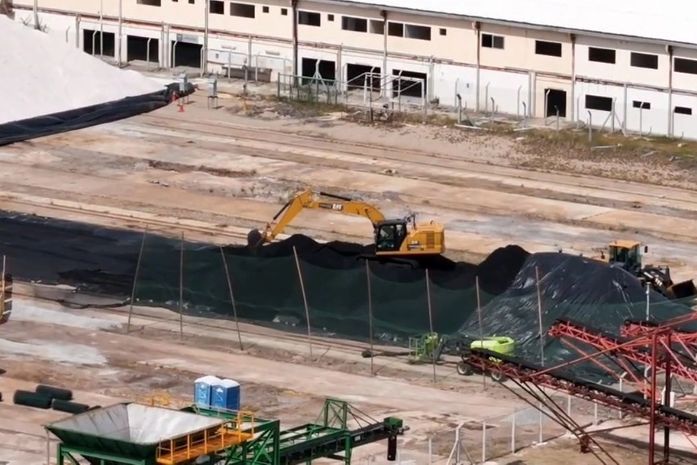 Produto tóxico e inflamável: empresa é denunciada ao MP por suposto crime ambiental; veja vídeo