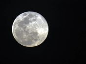 Maior superlua em quase 70 anos pode ser observada nesta segunda-feira