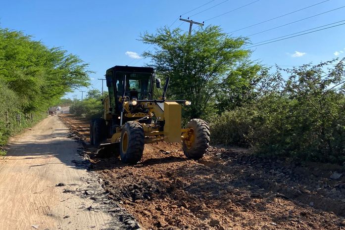 Em Delmiro Gouveia, obras de recuperação asfáltica melhoram condições de ruas e estradas