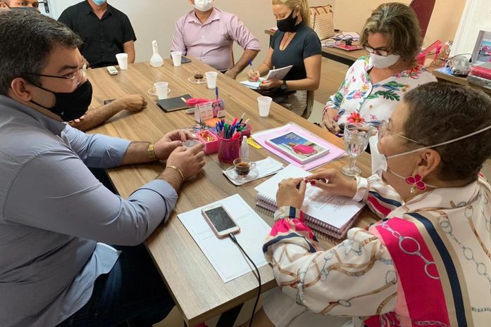 Tereza Nelma apoia enfermagem para aprovar PL da jornada de 30 horas