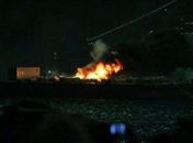 O incêndio atingiu a balsa de número 4; bombeiros se deslocaram até a embarcação por meio de lanchas