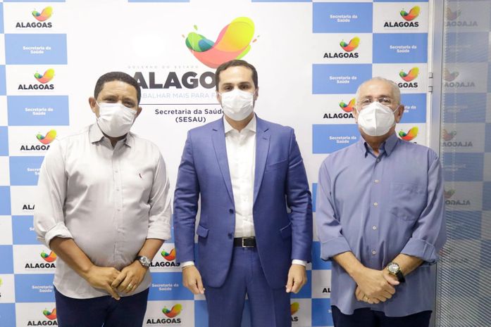 Júlio Cezar e Alexandre Ayres discutem ações na área da Saúde em Palmeira