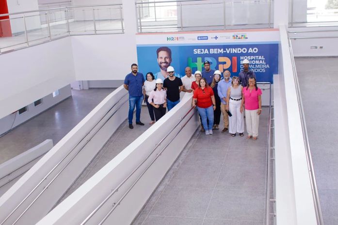 Prefeita Tia Júlia realiza visita técnica às obras do Hospital Regional de Palmeira dos Índios