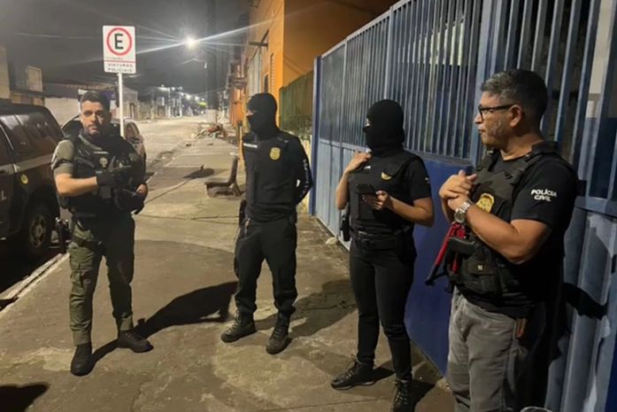Mulher é presa em flagrante por posse de arma de fogo durante operação em Arapiraca