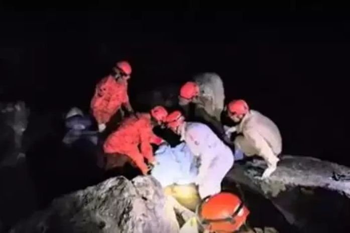 RJ: tia e sobrinho morrem ao cair em cachoeira após tentativa de tirar foto