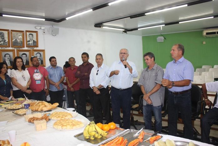 Arapiraca: Câmara presta homenagem aos pais servidores e vereadores da Casa