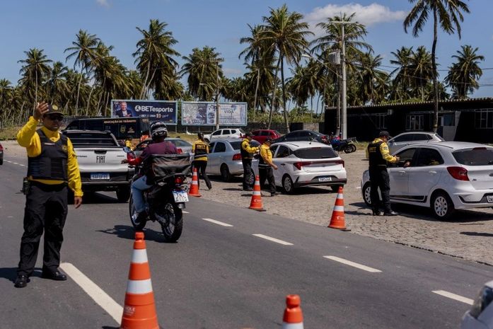 Maio Amarelo começa com ação educativa no Pontal da Barra