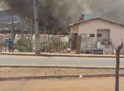 Incêndio em vegetação assusta moradores do Brivaldo Medeiros em Palmeira dos Índios