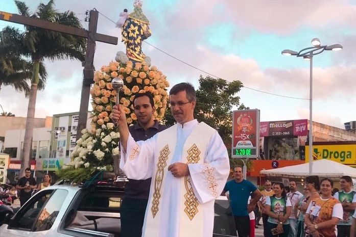 Carreata e bençãos dos carros marcam o inicio da festa da Padroeira de Arapiraca