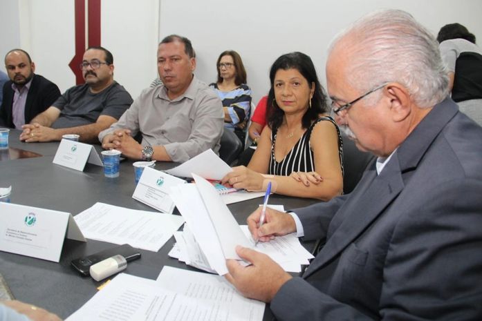 Teofilo dá posse ao novo Conselho Municipal de Turismo