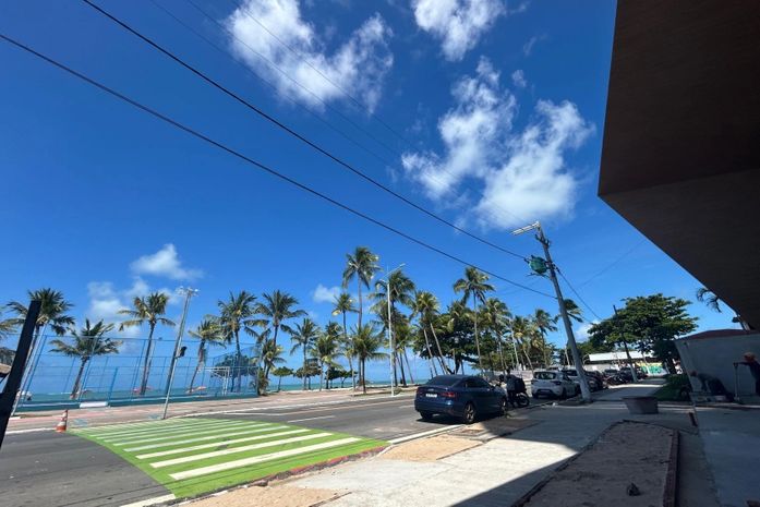 Projeto Rede Limpa é iniciado na orla de Maceió para retirada de fios soltos e inativos
